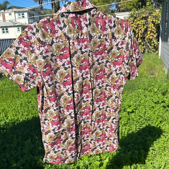 Marc Anthony Luxury Slim Fit Red and Gold Floral Button Down Shirt - Picture 5 of 5